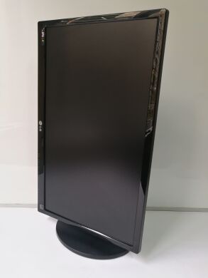 LG Flatron IPS224 / 1920x1080 / 16:9 / DVI, HDMI, VGA 
