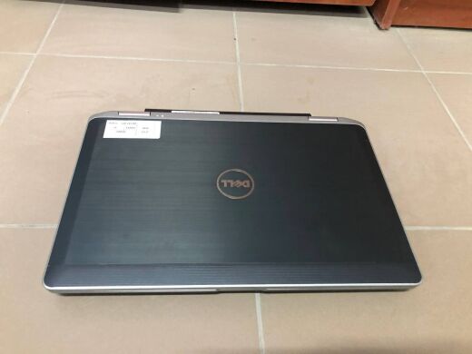 Ноутбук Dell Latitude E6330 / 13.3" (1366x768) TN / Intel Core i5-3320M (2 (4) ядра по 2.6 - 3.3 GHz) / 8 GB DDR3 / 320 GB HDD / Intel HD Graphics 4000 / DVD-ROM / Посилена АКБ