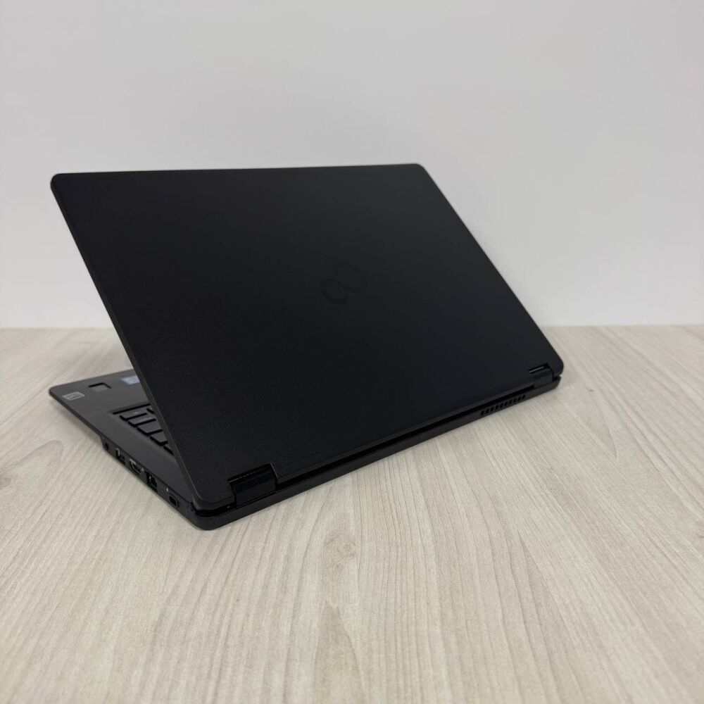 Купить ноутбук Fujitsu LifeBook U749 / 14