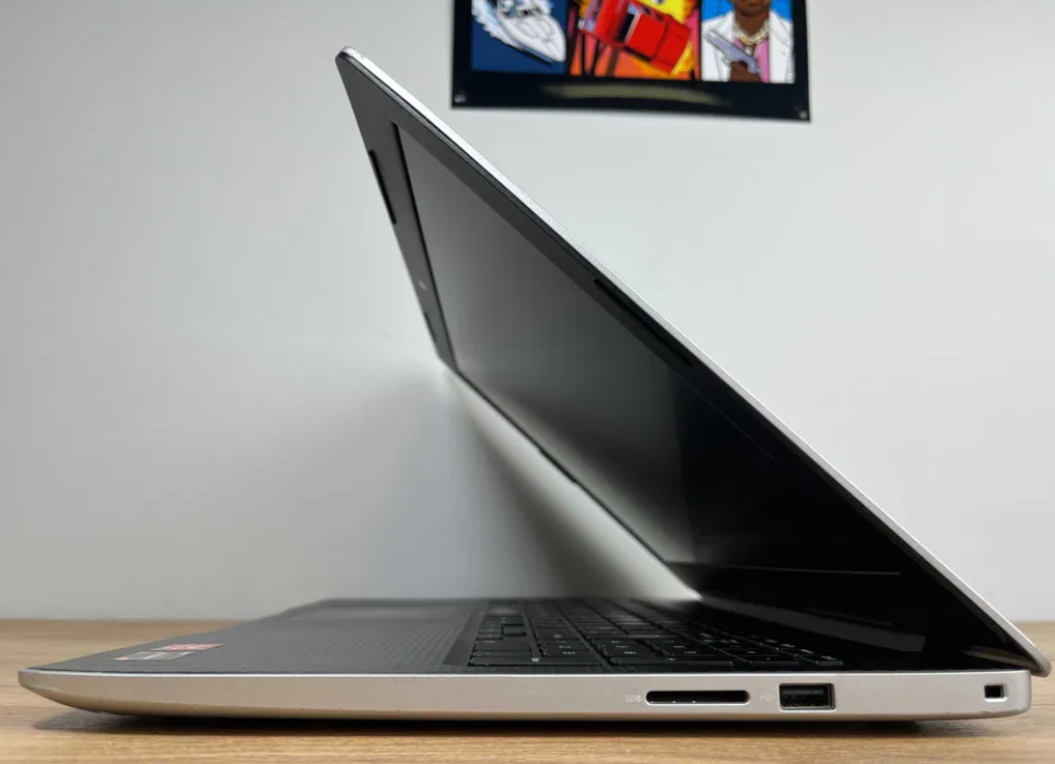 DELL Inspiron3585 15.6インチ　ノートPC Купить ноутбук Б-класс Dell Inspiron 3585 15.6