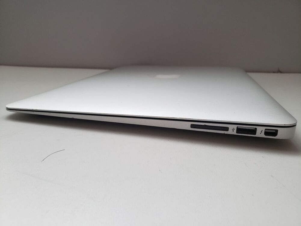 Купить ноутбук Apple MacBook Air A1466 / 13.3