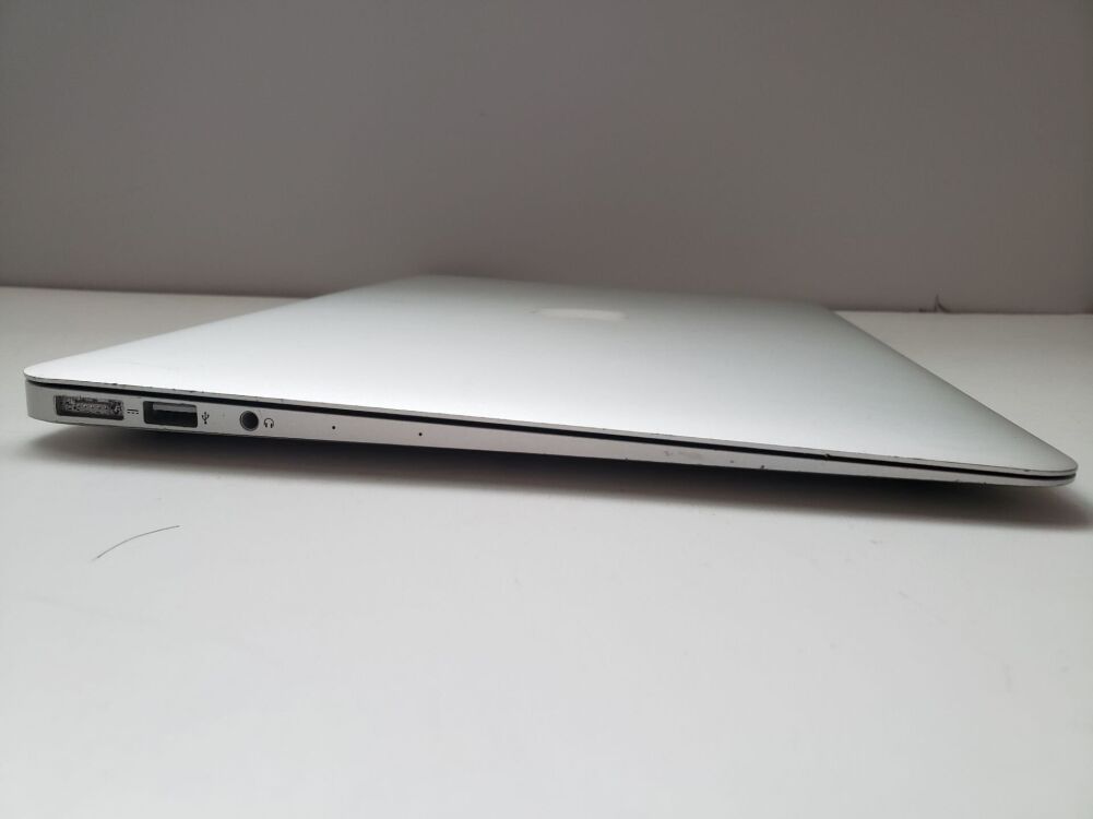 Купити ноутбук Apple MacBook Air A1466 / 13.3