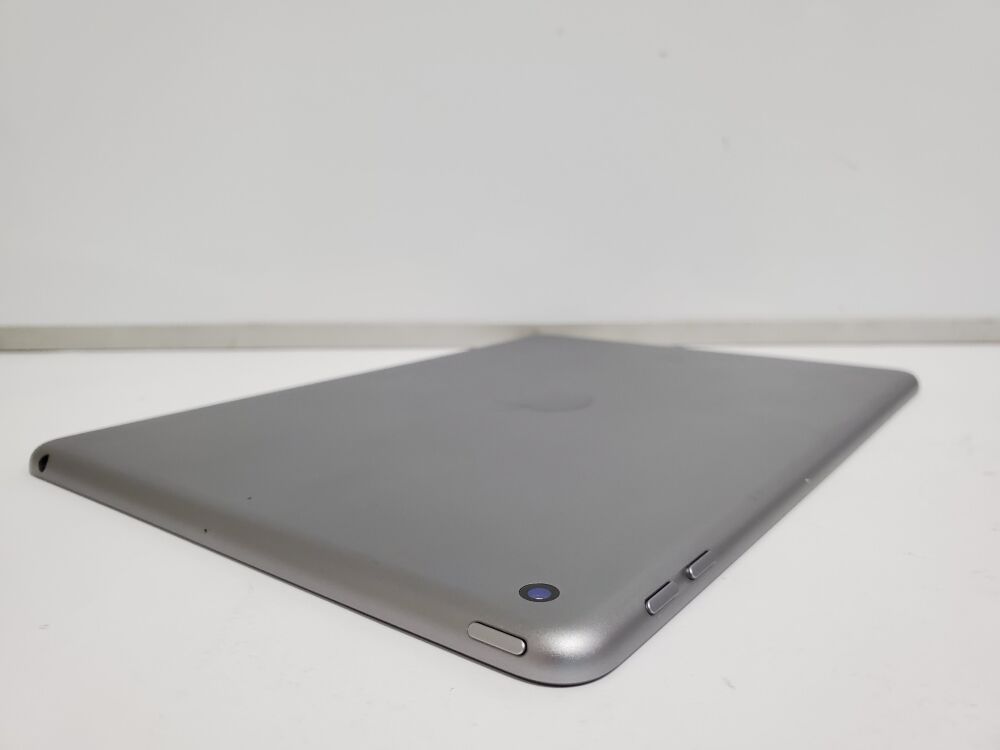 Купить планшет Apple iPad 5th Space Gray (A1822) на базе Apple A9