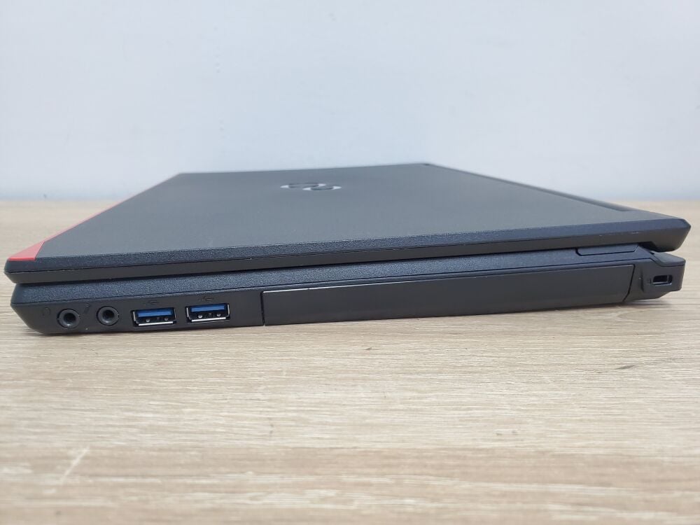 Купить ноутбук Fujitsu LifeBook E546 / 14