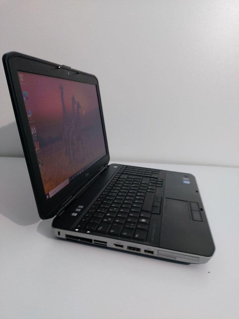 Dell Latitude E5530 Laptop Non-Webcam LCD Front Bezel CC26W 0CC26W Dell Latitude E5530 Laptop Non-Webcam LCD Front Bezel CC26W 0CC26W