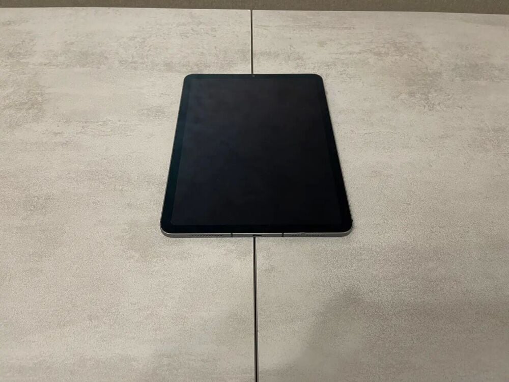 Купить Планшет Б-класс Apple iPad Air A2589 MM6R3LLA (5th Gen