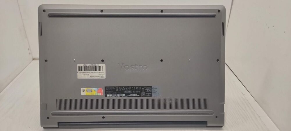 Купить игровой ноутбук Dell Vostro 5568 / 15.6