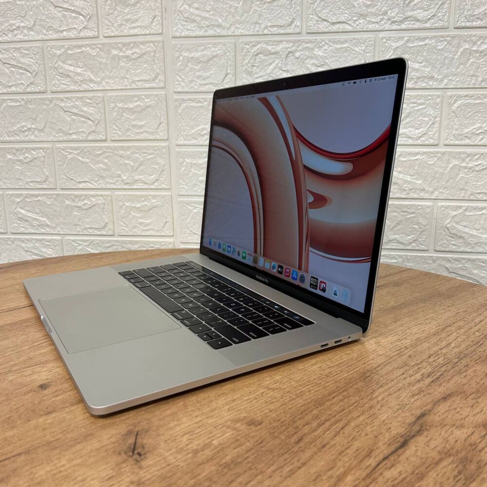 Купить ноутбук Б-класс Apple MacBook Pro A1990 2018 / 15.4