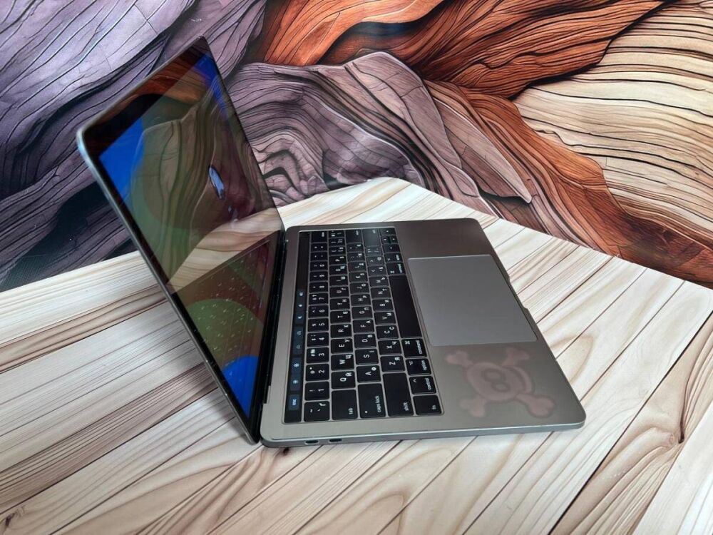 Купить ультрабук Б-класс Apple MacBook Pro 13 A1706 2017 / 13.3