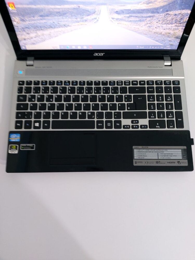 Купить ноутбук Acer Aspire V3-571G / 15.6