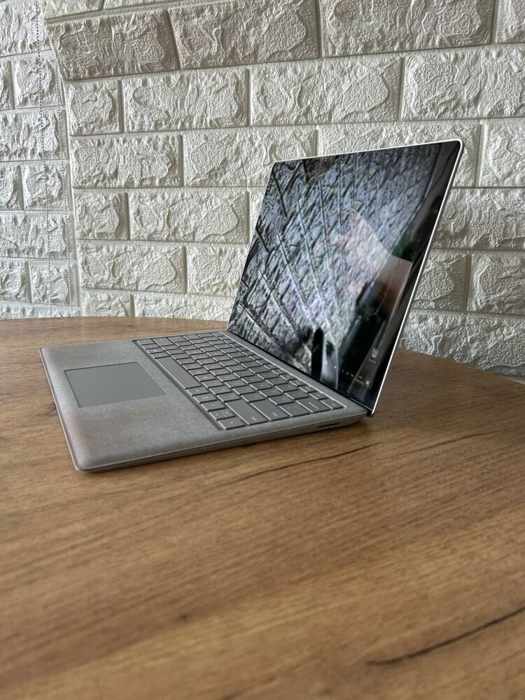 Купить ультрабук Microsoft Surface Laptop / 13.5