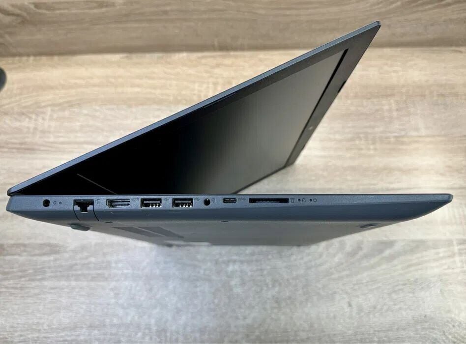 Купить Ноутбук Б-класс Lenovo V320-17IKB / 17.3" (1600x900) TN / Intel  Pentium Gold 4415U (2 (4) ядра по 2.3 GHz) / 8 GB DDR4 / 256 GB SSD / Intel  HD Graphics 610 / WebCam / Win 10 в Украине