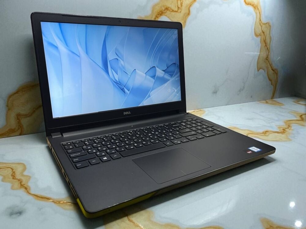 Windowsノート本体 DELL Inspiron 5559 Core i7 16GB//256GB Dell Inspiron 5559, intel core-i7, 16GB RAM, 1TB HDD, 2016, Silver