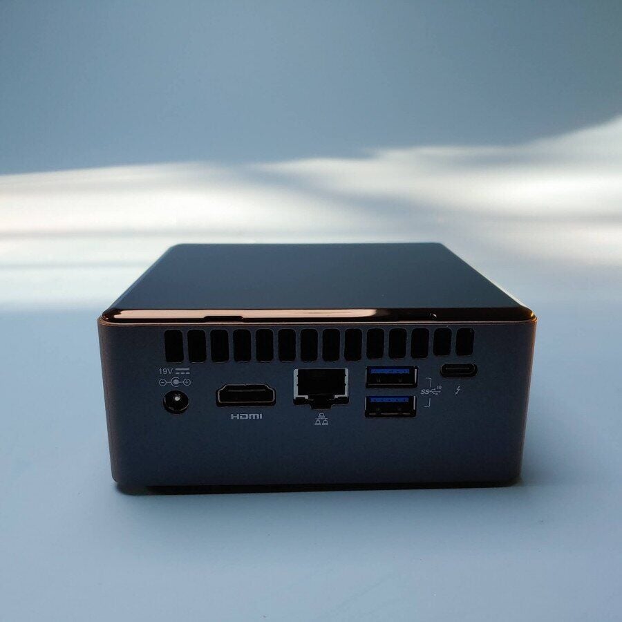 Купить неттоп Intel NUC NUC8BEH USFF / Intel Core i7-8559U (4 (8 