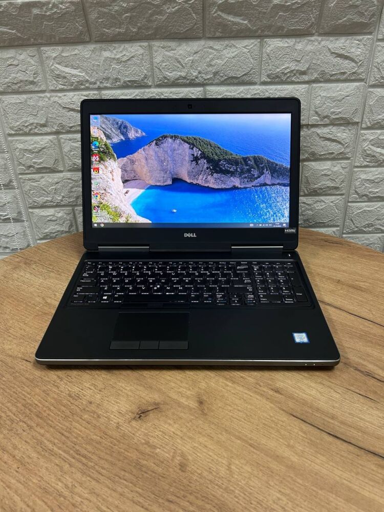 DELL Precision 7520 i7 16GB SSD 256GB超美品 DELL Precision 7520 i7