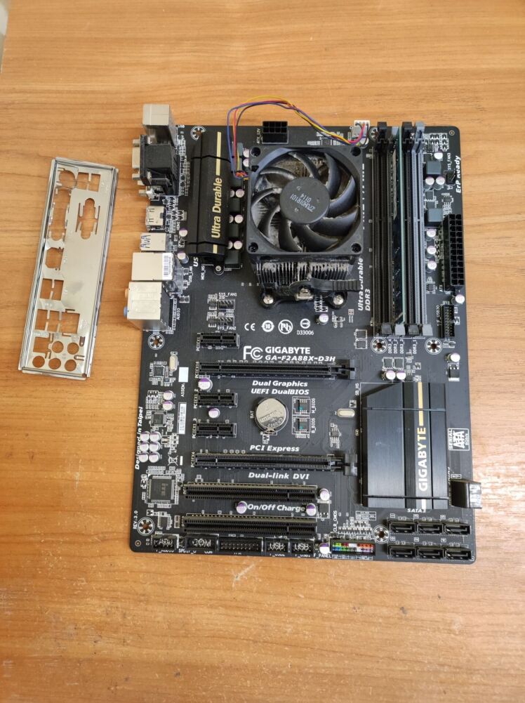 Купить комплект: Материнская плата Gigabyte GA-F2A88X-D3H (rev