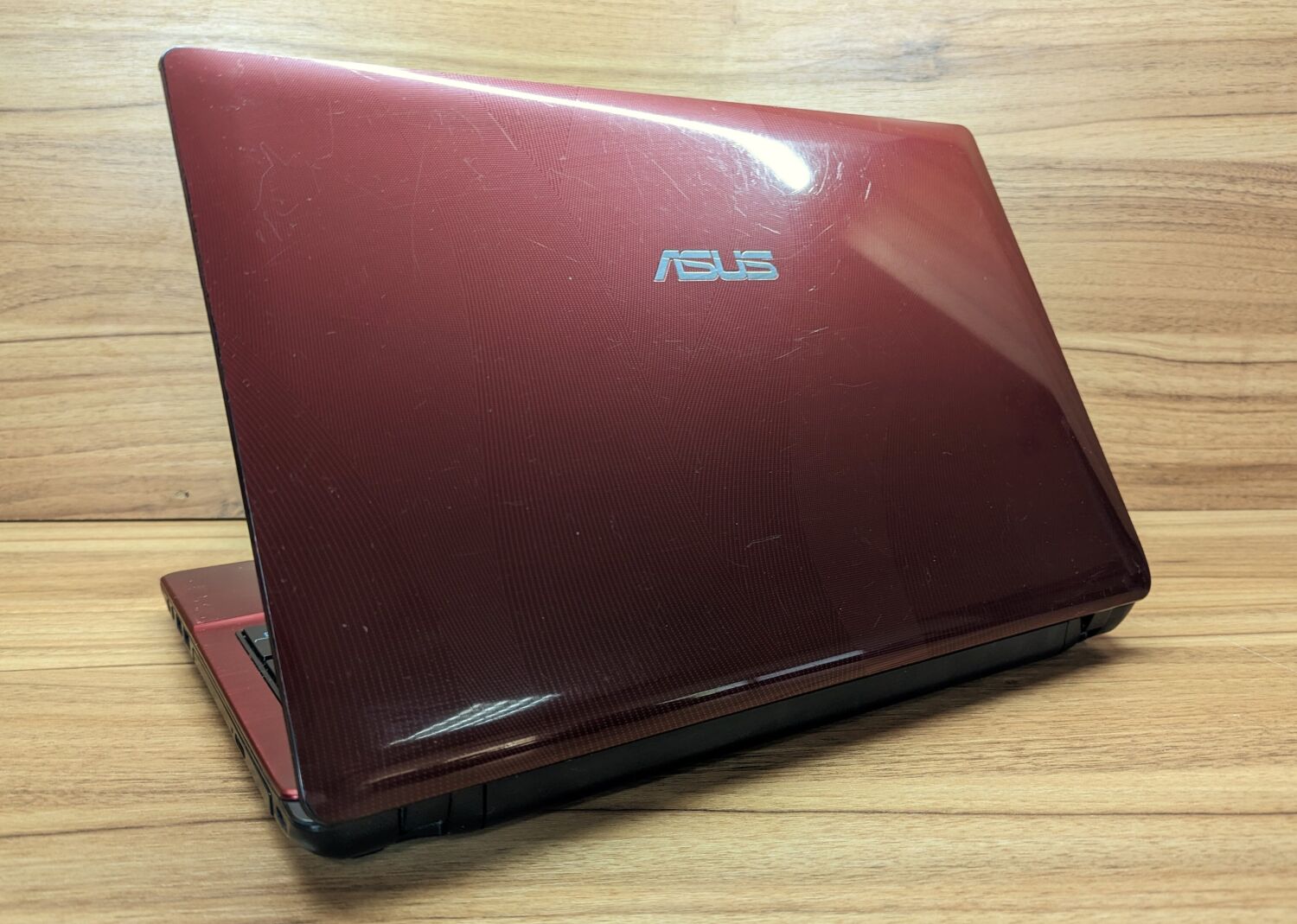Display Portatile 15.6" LED Per ASUS K53S, K53SJ, K53SD, K53SC - Risoluzione 1366x768, Connettore 40 Pin