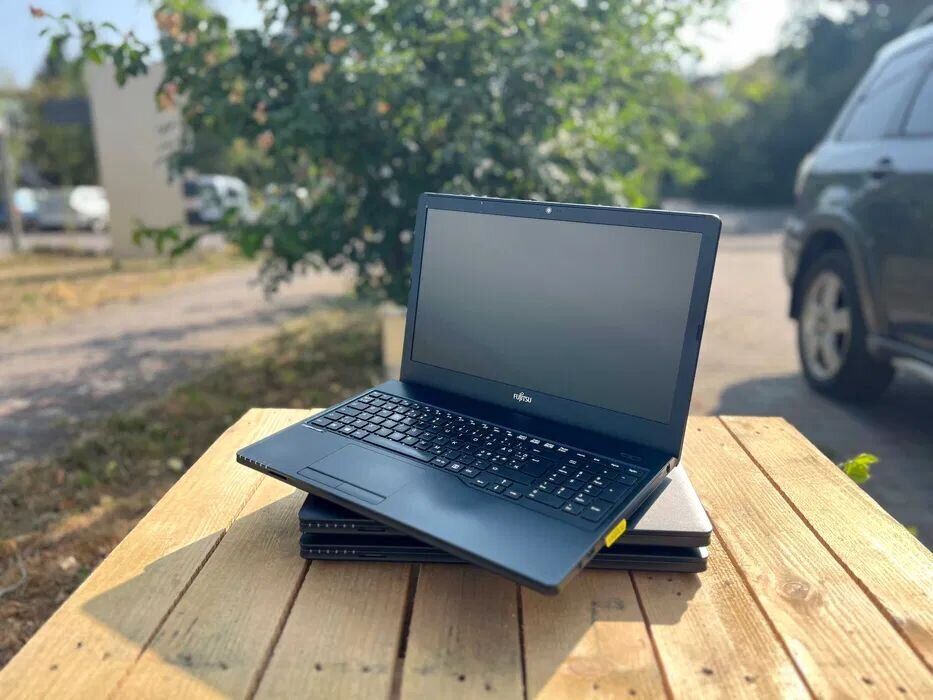 Купити ноутбук Fujitsu LifeBook A555 / 15.6