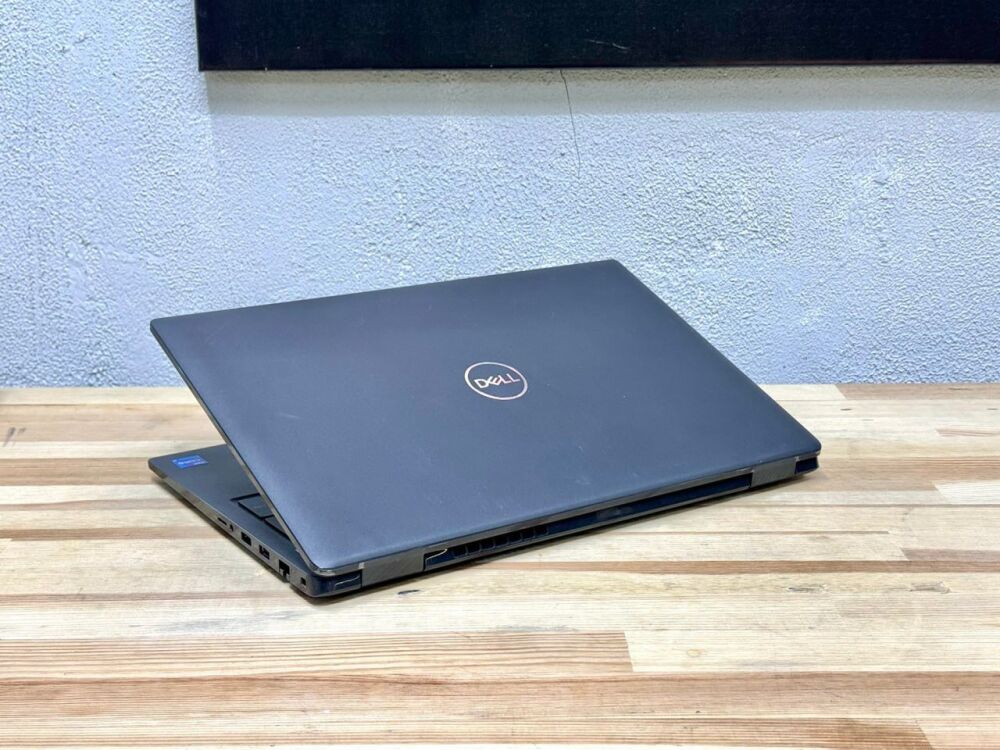Купить ноутбук Dell Latitude 3520 / 15.6
