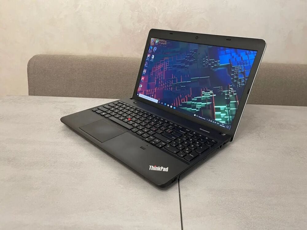 Купить ноутбук Lenovo ThinkPad E540 / 15.6