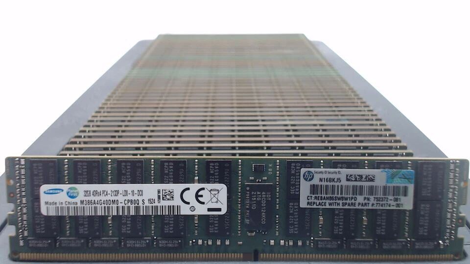 Купити комплект: серверну оперативну пам'ять Samsung (M386A4G40DM0