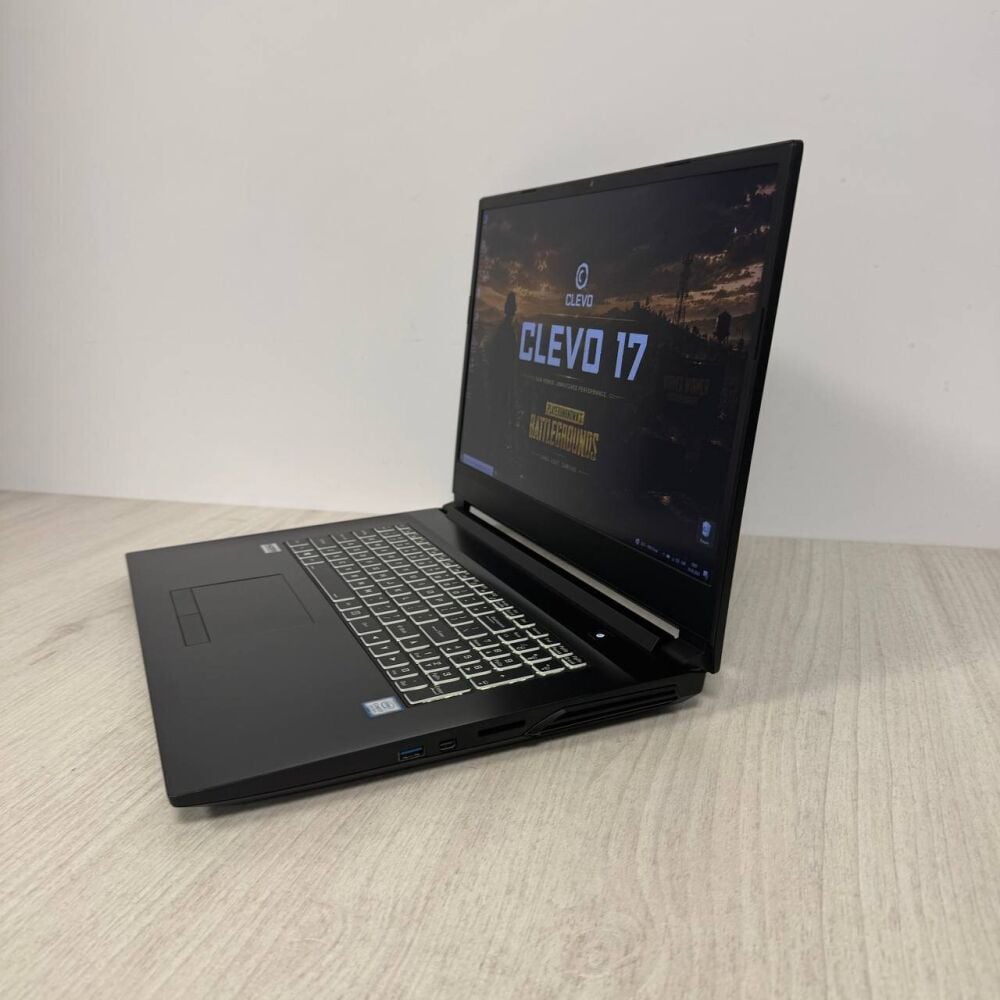 Купить игровой ноутбук Б-класс Clevo NH70RC / 17.3