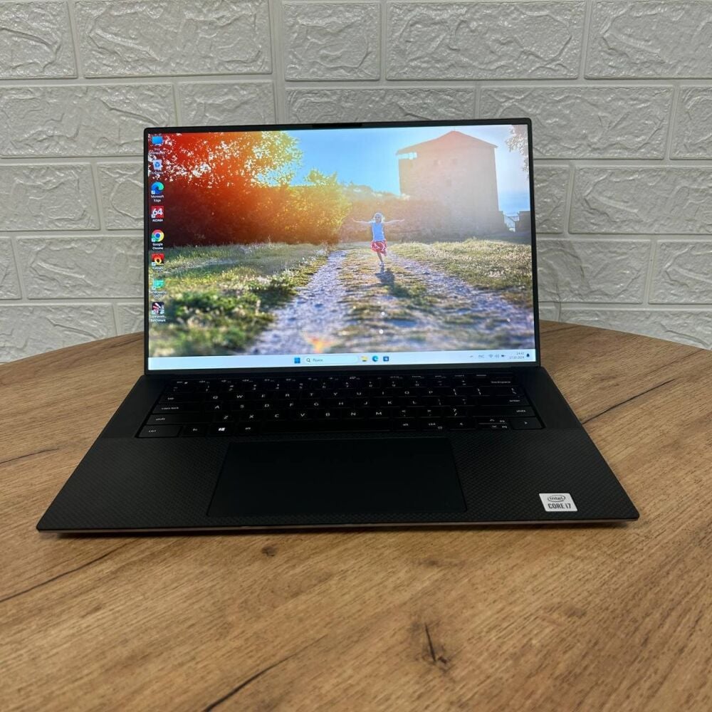 Купити мобільну робочу станцію Dell Precision 5550 / 15.6