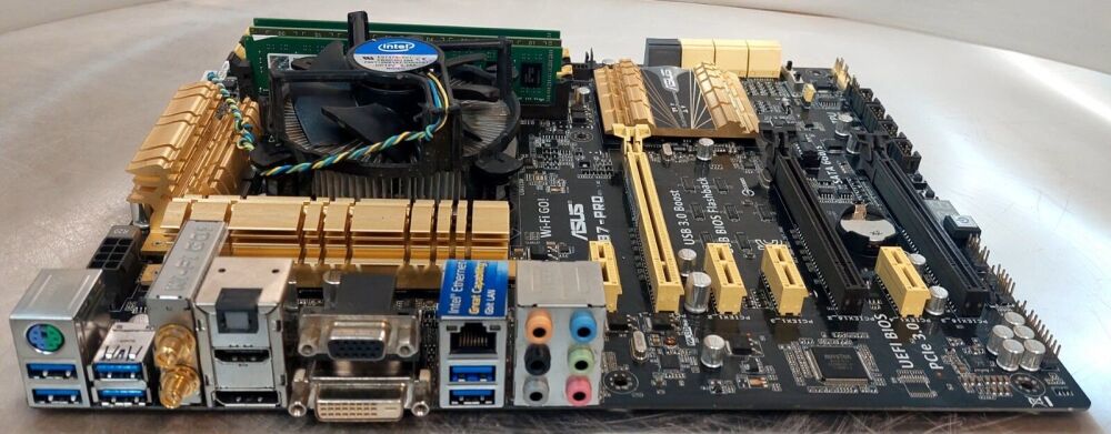 Купить комплект: Материнская плату Asus Z87-PRO / LGA1150 / Intel