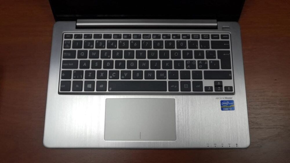 Купить ноутбук Asus VivoBook X202E 11.6