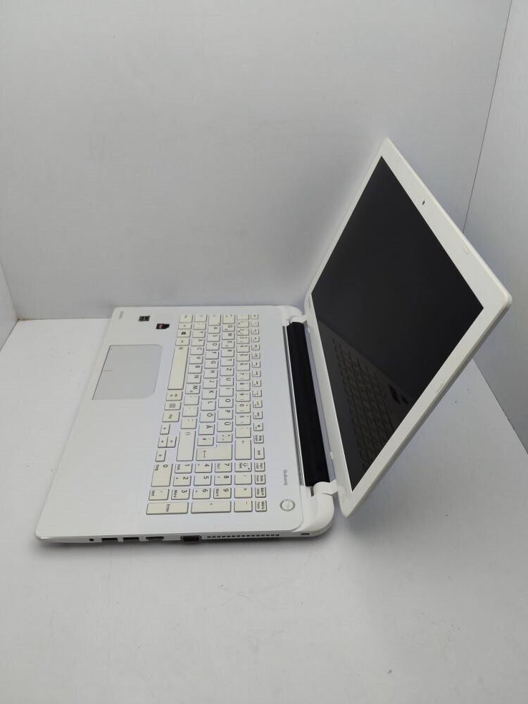Купить ноутбук Toshiba Satellite L50 / 15.6
