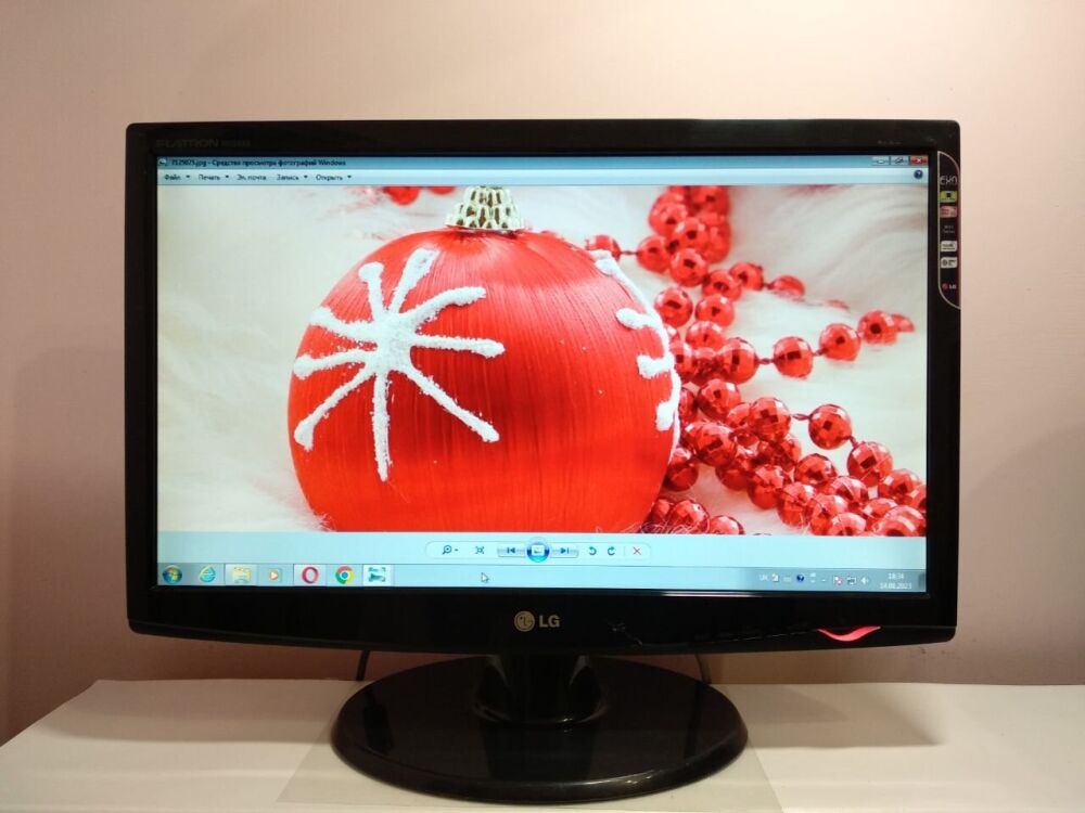 Купить Монитор Б-класс LG Flatron W2243S / 21.5
