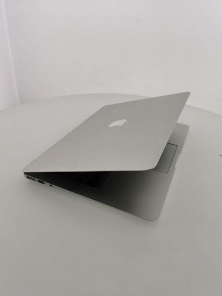 MacBook Air a1466 本日のみ最終値下け★ ᐈ Apple MacBook Air 13,6