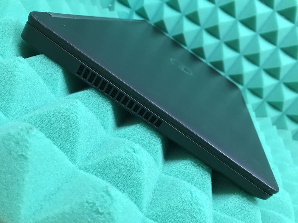 Купить Ноутбук Б-класс Dell Latitude E5570 / 15.6