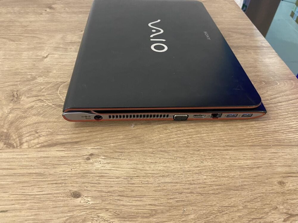 Купить ноутбук Sony VAIO SVE14 / 14