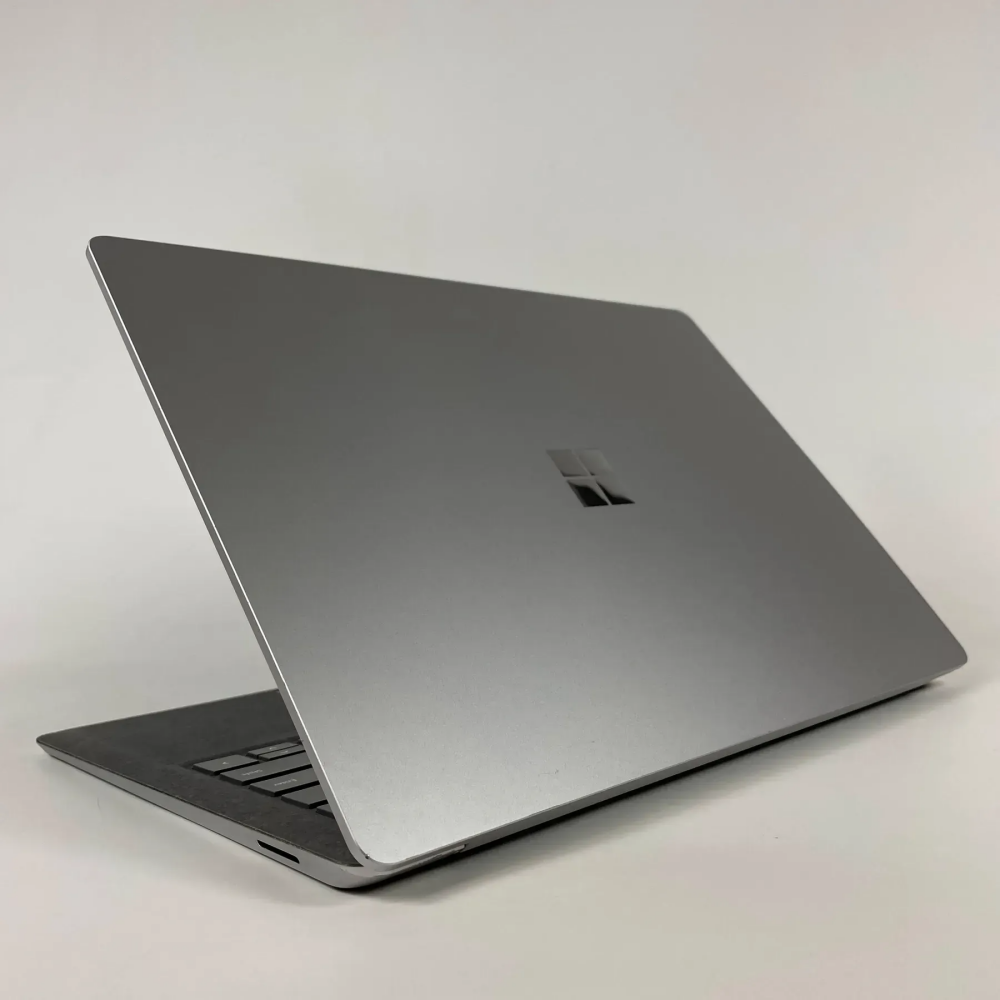Microsoft Surface Laptop シルバー Surface Laptop (13 インチ、13.8 インチ、15 インチ) のご紹介 – AI