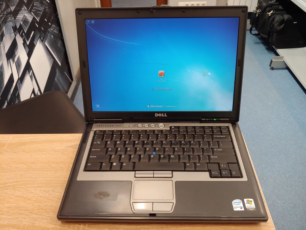 Dell Latitude D620 / 14