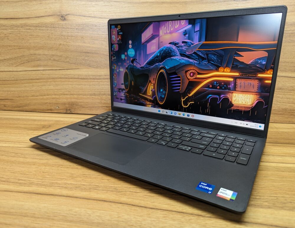 Купить ноутбук Dell Inspiron 15 3511 / 15.6