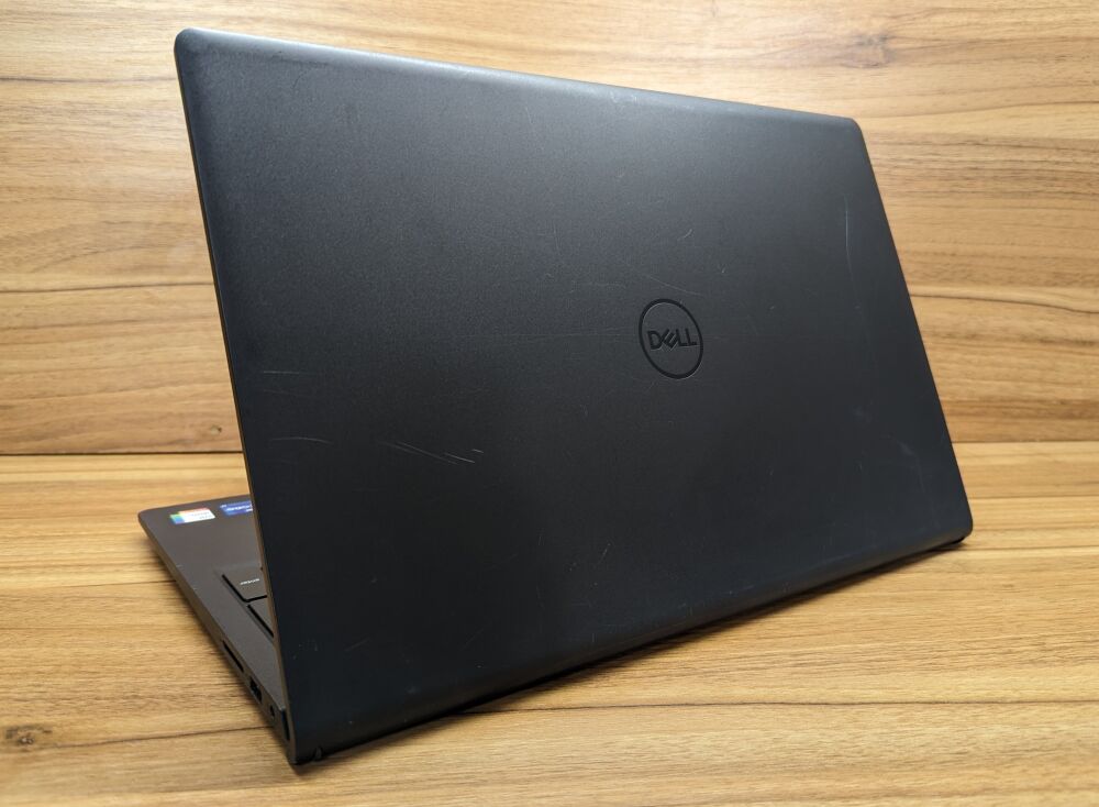 Купить ноутбук Dell Inspiron 15 3511 / 15.6