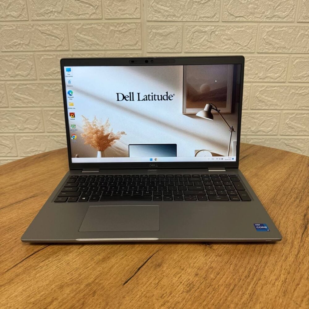 Купити ультрабук Б-клас Dell Latitude 5520 / 15.6