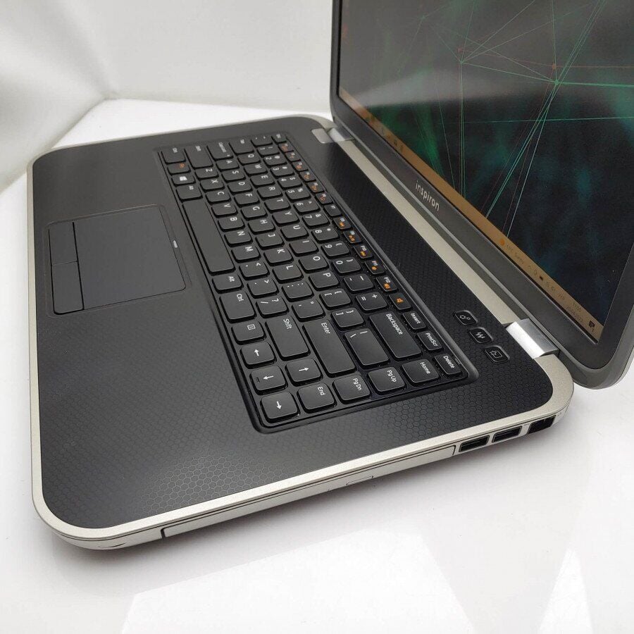 Купить игровой ноутбук Dell Inspiron 7520 / 15.6
