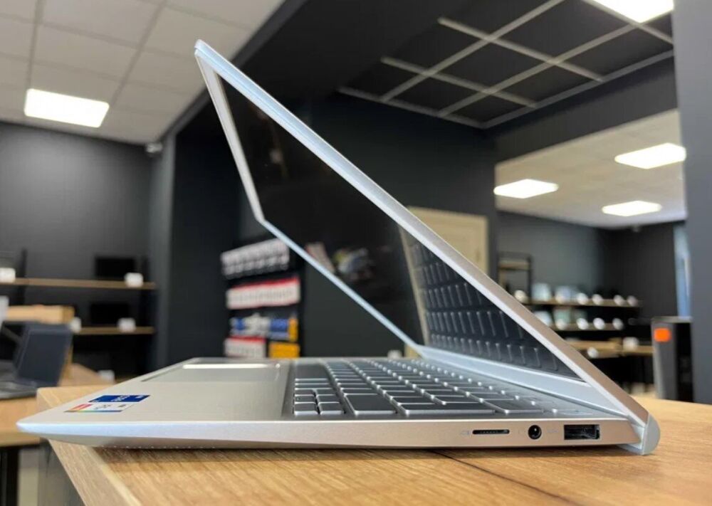 Купити ультрабук Dell Inspiron 13 5000 / 13.3