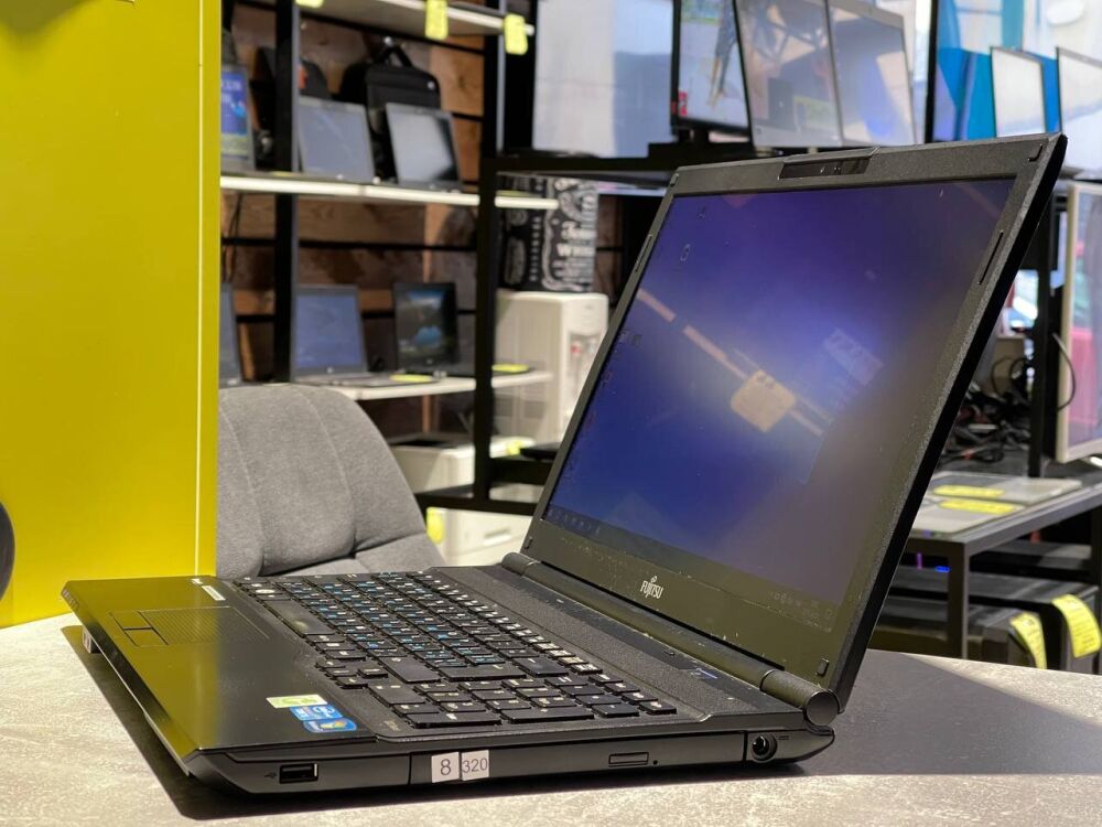 Купить ноутбук Fujitsu LifeBook AH532 / 15.6