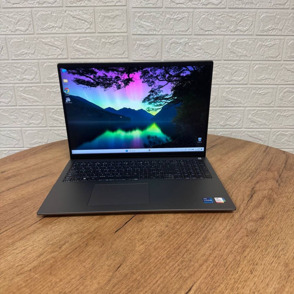 Купить ультрабук Б-класс Dell Vostro 5630 / 16
