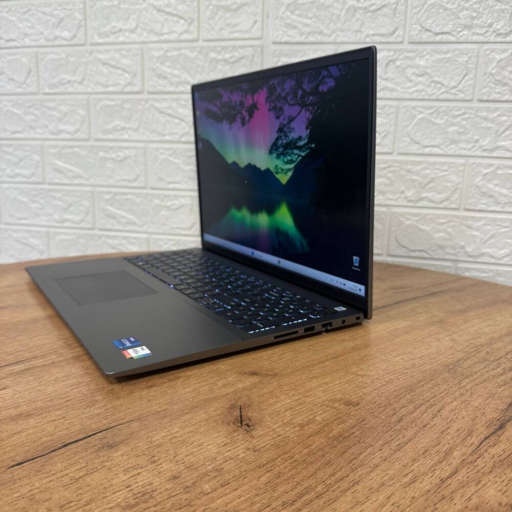 Купить ультрабук Б-класс Dell Vostro 5630 / 16