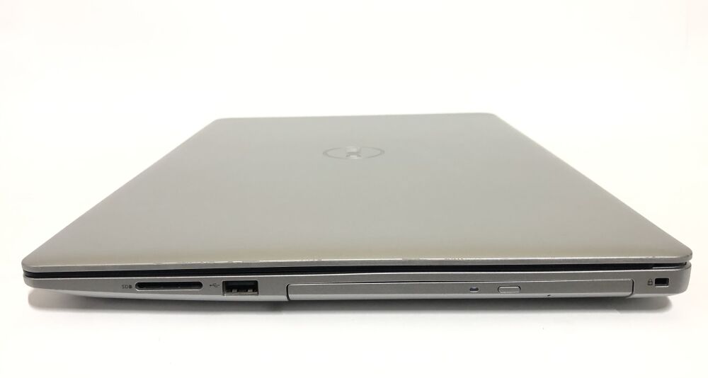 Купить ноутбук Б-класс Dell Inspiron 15 5570 / 15.6