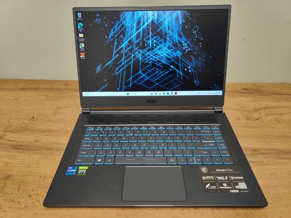 Купить игровой ноутбук MSI Stealth 15M A11UEKV / 15.6