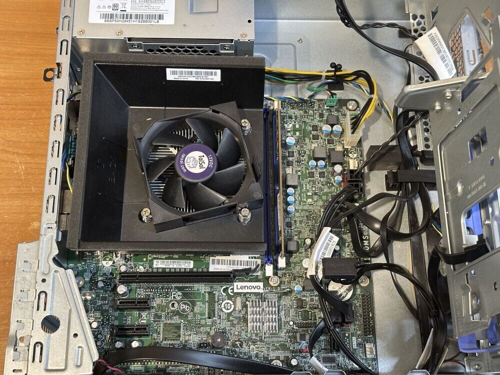 Купить Компьютер Lenovo ThinkCentre M700 SFF / Intel Core i5-6500