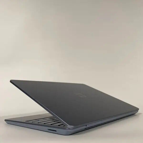 Купить нетбук Microsoft Surface Laptop GO 2 / 12.4