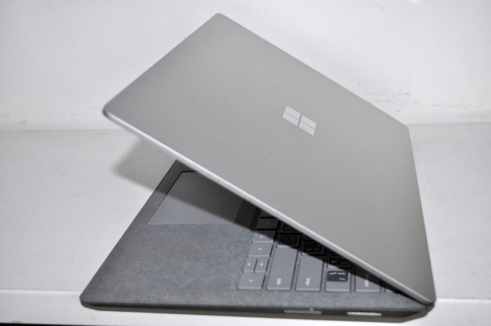 Купить ультрабук Б-класс Microsoft Surface Laptop (Model 1769