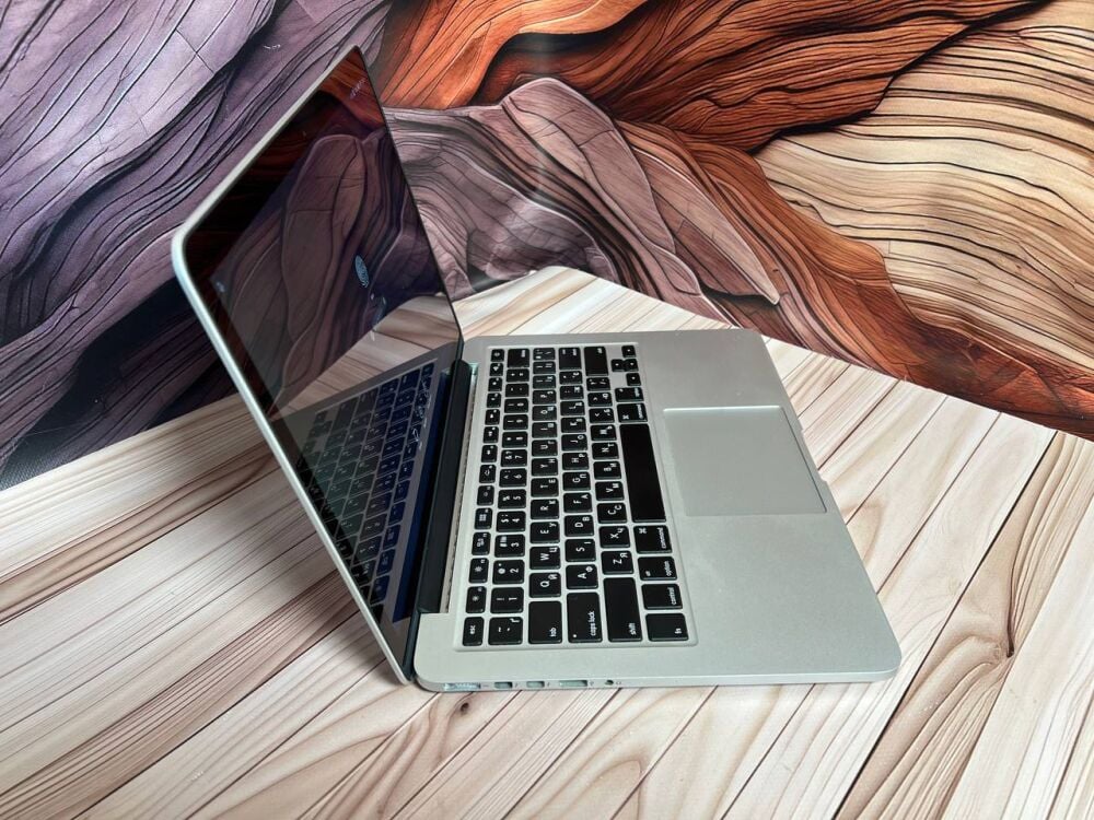 Купити ультрабук Б-клас Apple MacBook Pro 13 A1502 / 13.3